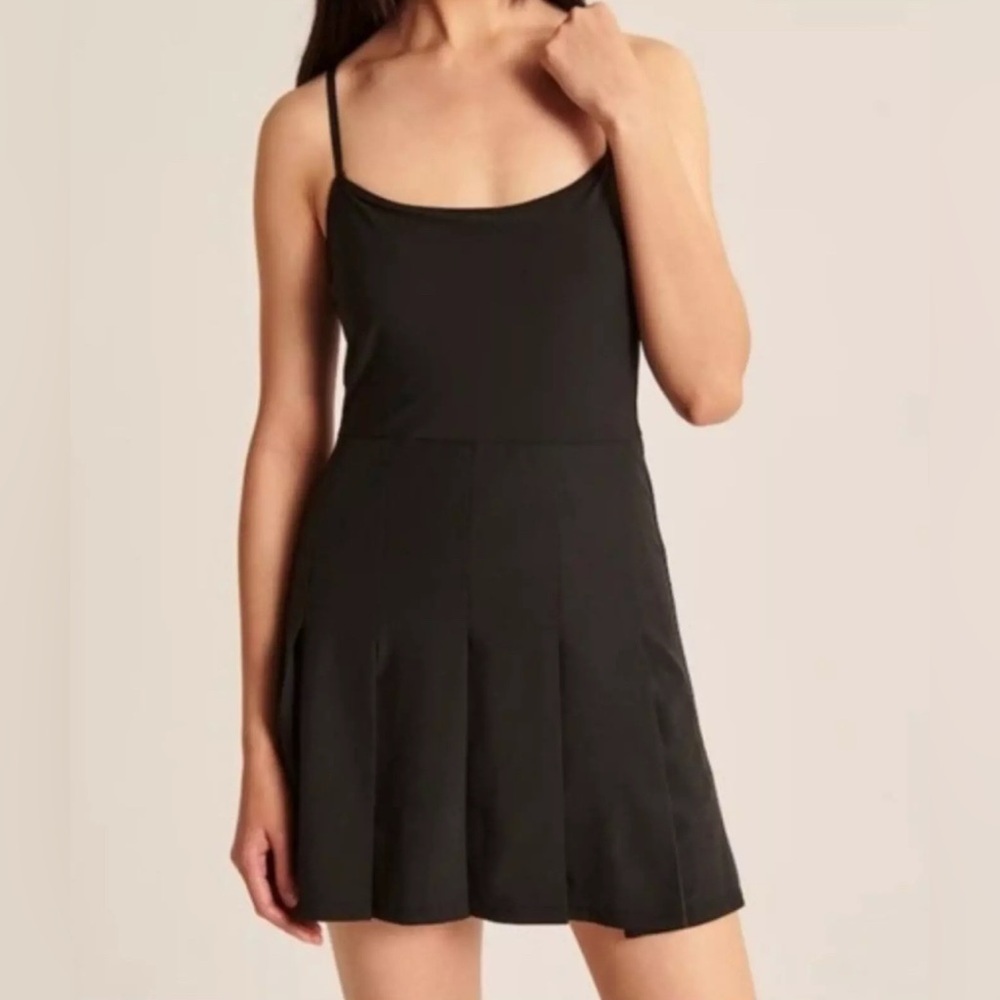 Abercrombie & Fitch Pleated Traveler Mini Dress M